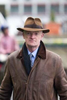 Mullins salutes departing hero